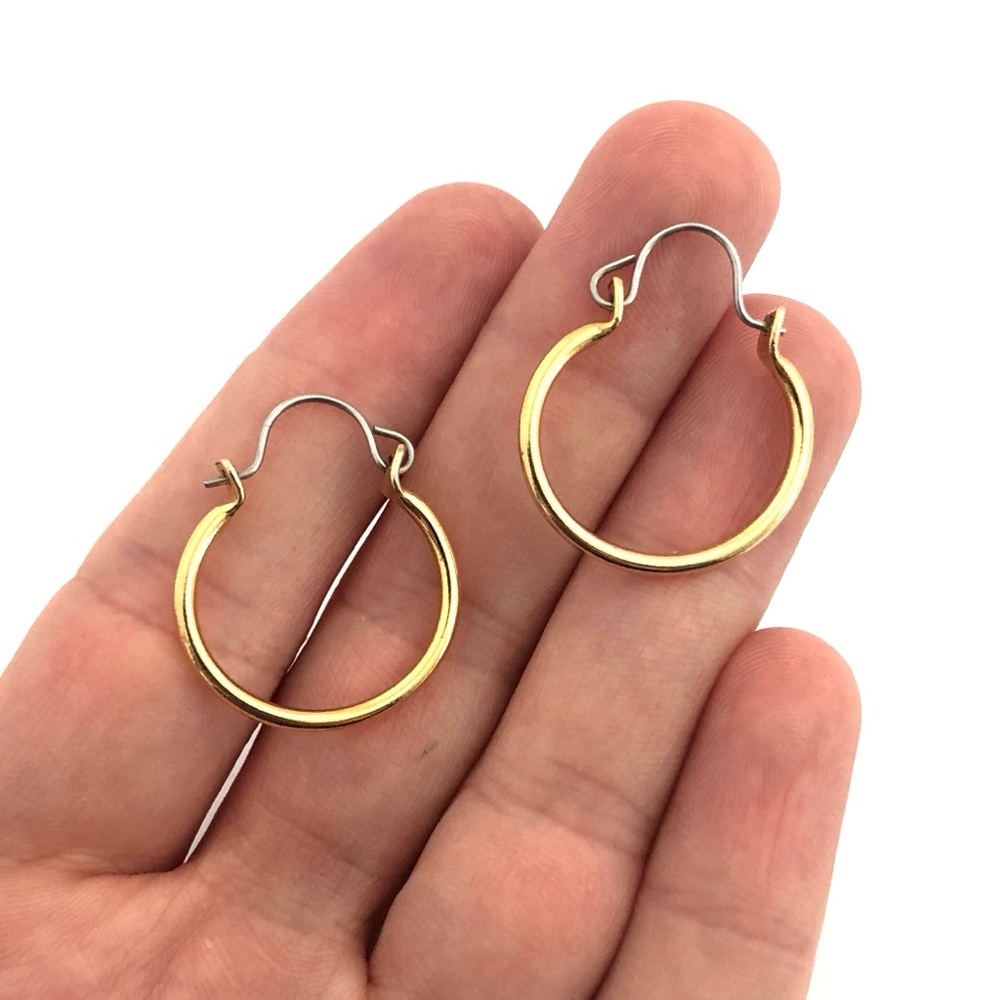 Vintage Hoops Gold Tone Round 0.8” Suspended - Picture 2 of 2